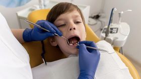 VIDEO Trauma unui copil de 5 ani, după prima vizită la stomatolog. Ce s-a întâmplat cu micuțul?: „Se bâlbâie și se blochează când e întrebat”